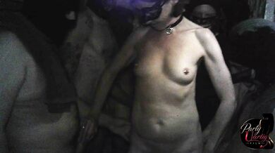 La danesa Gazellen se enfrenta a toda una multitud en un gangbang salvaje