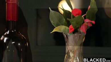 Brunetka Stefany Kyler podlehne tajnému románku v Itálii
