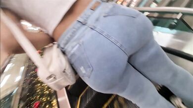Big Ass Amateur Takes It From Behind In Bed