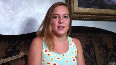 Charli Maverick sucks huge cock