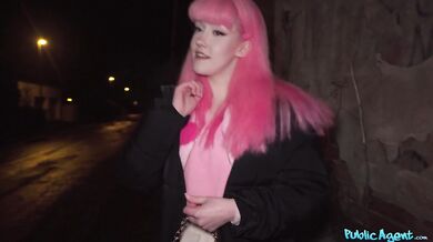 Ružová teen sa zdivočí - Evie Rees