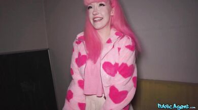 Ružová teen sa zdivočí - Evie Rees