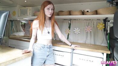 Sexo en una caravana - Scarlet Skies