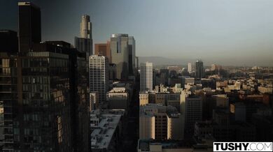 TUSHY - Bombshell Anna Claire Clouds' first anal Tushy debut