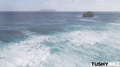 TUSHY - Hodná holka Talia má intenzivní anál s cizincem