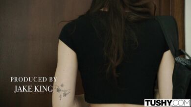 TUSHY - Anal-milující vysokoškolák svede svého profesora