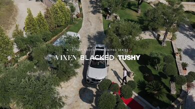 TUSHY - Análne závislá zrzka Jia je prostě neodolatelná