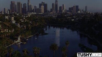 TUSHY - Lana, amante del sexo anal, le ofrece a su invitado Oliver un recorrido completo