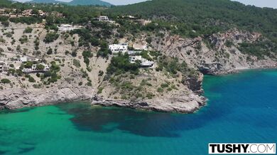 TUSHY - Flawless beauty Mary is obsessed with intense anal