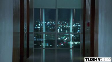 TUSHY - Sultry actress Emily gets dped by her two co-stars