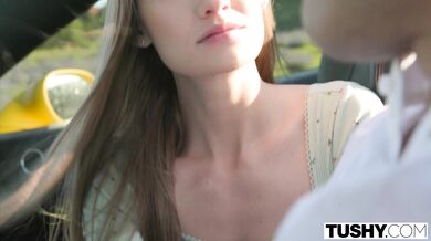TUSHY - Nádherná modelka má nenasytnou touhu po análu