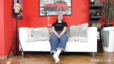 Amatérsky pár si vyskúša svoje prvé porno