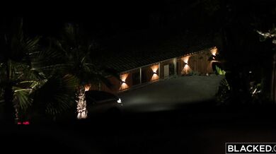 Nádherná podvodnice Agatha Vega milující BBC svádí svůj další projekt