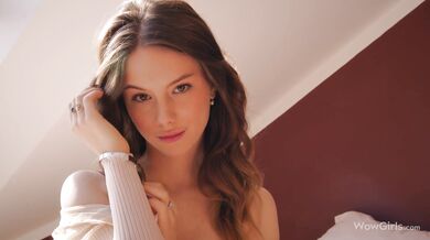 Nádherná dívka Liz Ccean se nechává ošukat svým milencem v posteli