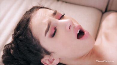 Dve úžasné dievčatá, Kama Oxi a Shania Vegax, sexujú na dovolenke