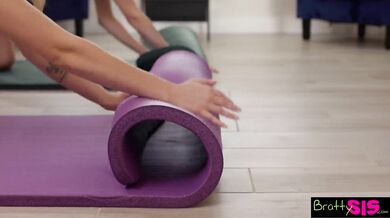 Teens share a big cock in threesome