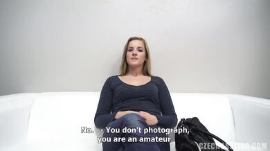 20 years amateur Anna likes to show off