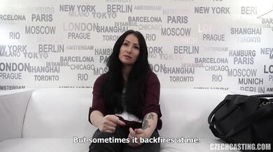 Barbora amateur atractiva de 18 años