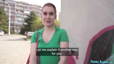 Verejné šukanie s rusovláskou babou Izzy Dark