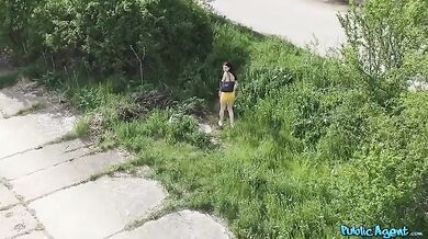 Public Agent fucks slim brunette for quick cash