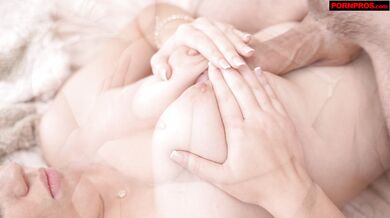 Ellie Nova používá svá velká přírodní prsa k perfektnímu prvnímu šukání