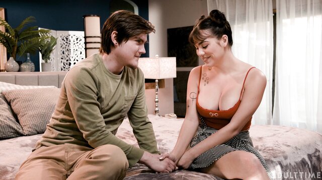 Dee Williams and Lilith Grace in family threesome