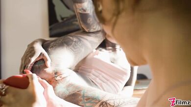 Anuskatzz si hraje se svou přítelkyní Eden Ivy