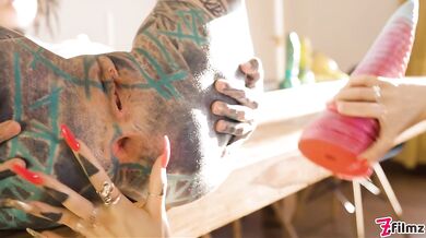 Anuskatzz si hraje se svou přítelkyní Eden Ivy