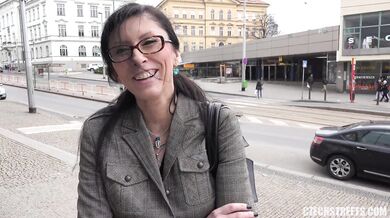 MILF amateur from street agrees to fuck and get facial for money