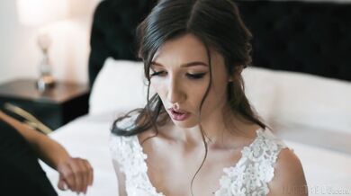 Los nervios por la boda terminan con un trío con Reagan Foxx y Mayy Woulfe