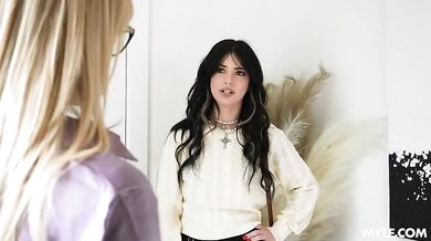 MILF lesbiana juega con Diana Grace y Asteria Jade