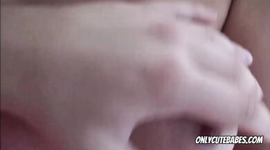 Domácí POV porno s nádhernou latinskoamerickou MILFkou