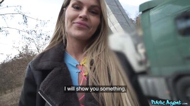 Public Agent - MILF haciendo autostop con grandes tetas recibe una gran sorpresa