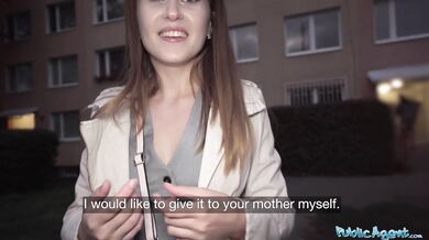 Public Agent - Šukanie mladého dievčaťa, zatiaľ čo jej matka je vedľa