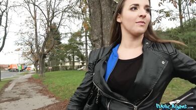 Public Agent - Amirah Adara y su sexo público secreto por dinero