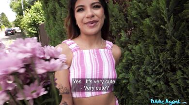 Public Agent - Malá a drobná roztomilá latinskoamerická teenka se projede na mém péru