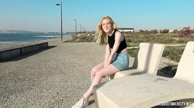 Charlotte poddaje się penetracji analnej