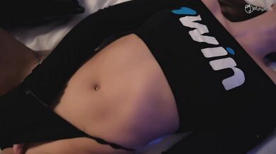 Amateur sexy no muestra su cara, pero folla bien