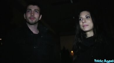 Public Agent - Udělala by tvoje přítelkyně totéž co tahle španělská holka?