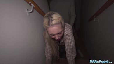 Public Agent - Una rubia de Rusia me cobra por una oferta sexual