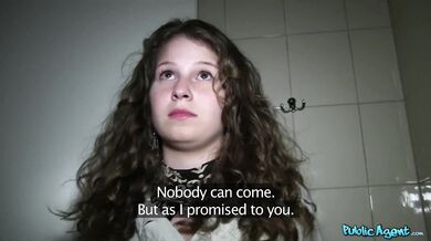 Public Agent - 18 letá plodná ženská dostane její první creampie