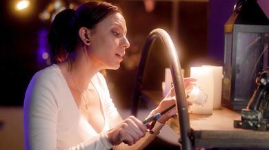 Gorący seks lesbijski między Cassie Del Isla i Bellą Bends