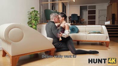 Ruchanie brunetki za pieniądze