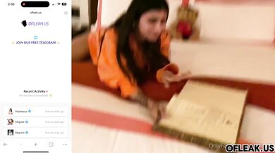 Mia Khalifa y el softcore en el baño