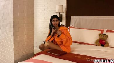 Mia Khalifa y el softcore en el baño