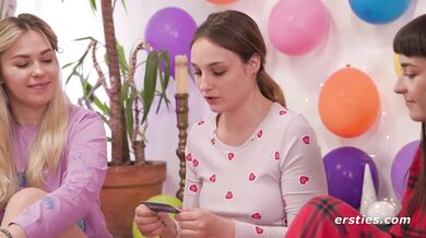 Sensual group lesbian game Truth or Dare