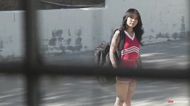 Azjatycki brutalny seks z Yumi Sinn