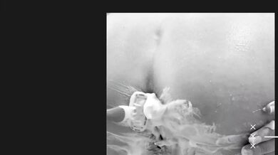 MYLF - Ujišťuje se, že pták jejího nahého modela je opravdu tvrdý