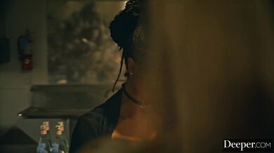 Deeper - Tancerka burleski Kira dostaje creampie na afterparty