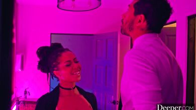 Deeper - Tancerka burleski Kira dostaje creampie na afterparty